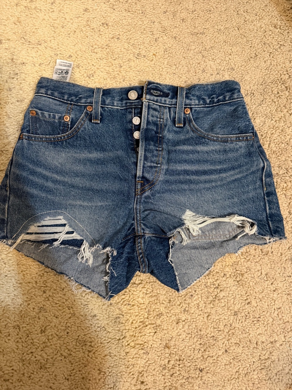 Levi's shorts size 25